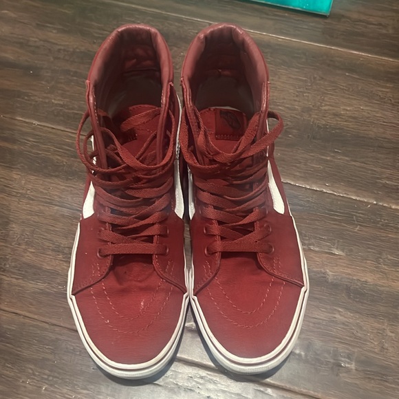 Vans in great condition color burgundy - Picture 2 of 3